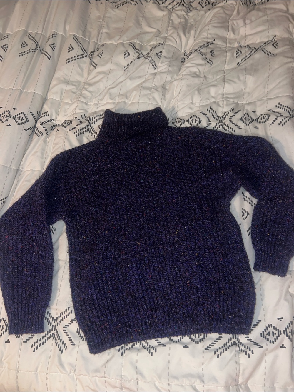 VTG Idioms brand sweater. Size small. Sparkle!